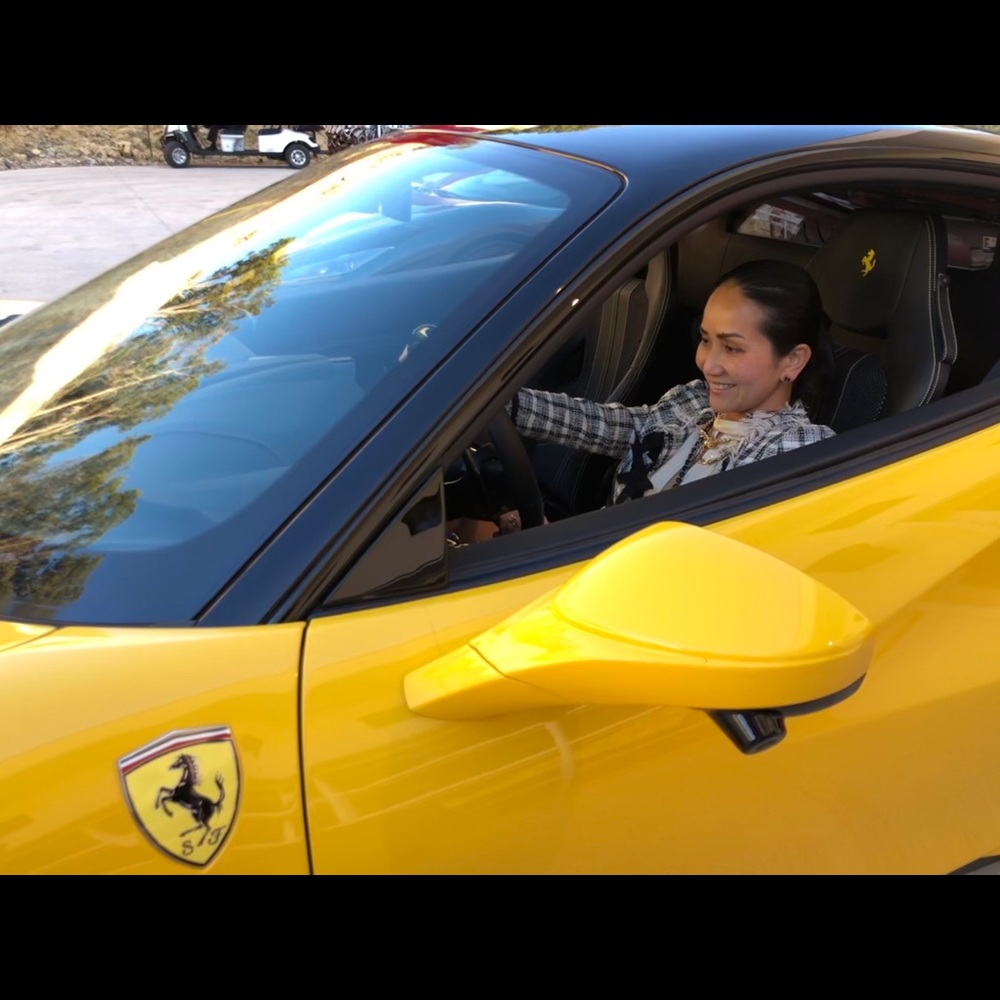 Meet your Posher, Jasmine. Fashionista since birth